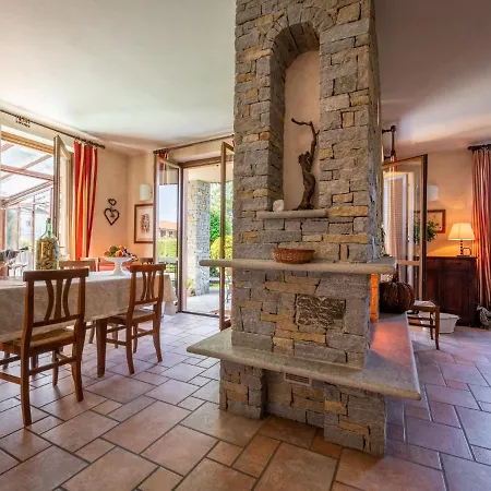 I Briganti By Interhome